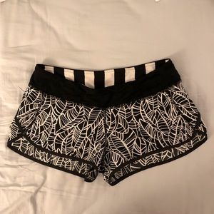 Size 10 Lululemon Speed Up Short